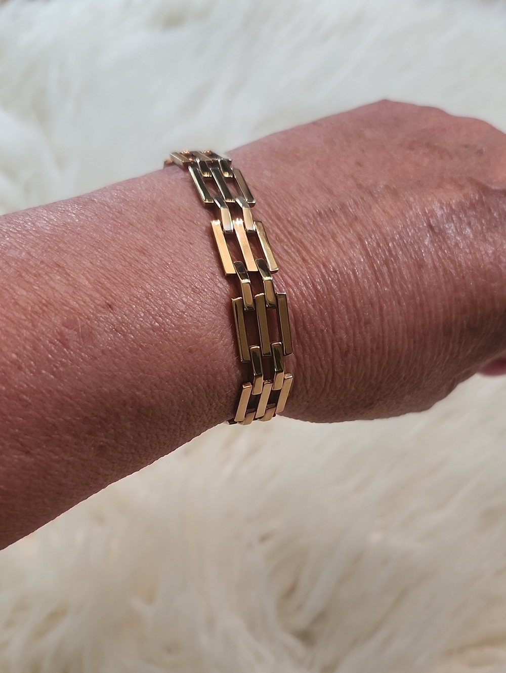 Solid 8K Gold Bracelet